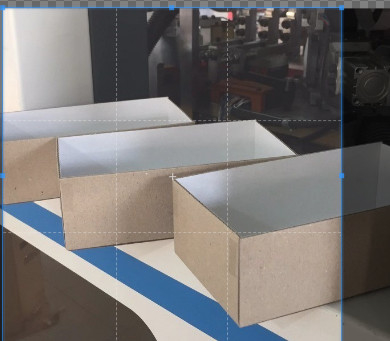 Ταινία τέσσερα μηχανή 75pcs/Min τεχνών συγκόλλησης γωνιών για το κιβώτιο ενδυμάτων καφέ τηλεφωνικού τσαγιού