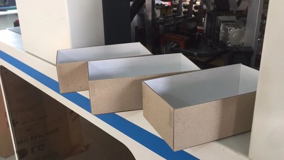 Αυτόματη μηχανή συγκόλλησης γωνιών κλίσεων δευτερεύουσα για τις ειδικές γωνίες κιβωτίων