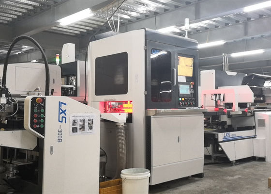Πλήρως αυτόματο άκαμπτο μέγεθος 750X450mm Cardbaord μηχανών κιβωτίων σοκολάτας εγγράφου
